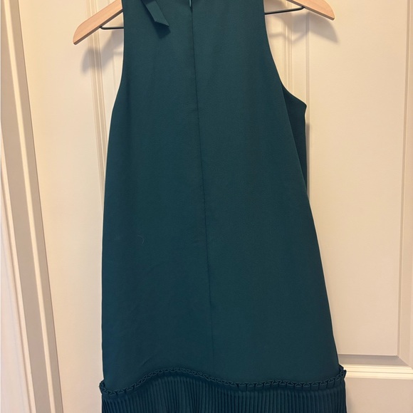 Forest green dress ✨ Super cute for Holidays and or parties!! - Picture 2 of 5